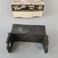 New NOS Engine Motor Mount Republic 31-2318 Vintage picture