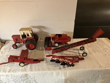 Ertl Diecast International Harvester 1/16 Scale 1586 Tractor & 4 Implements picture