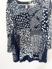 Chico’s Travelers Slinky Shirt Floral Tunic Top Navy White Size 2 Large Boxy picture
