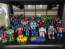 Hasbro Transformers Optimus Prime Mixed Lot 20-Pack Robots & Vehicles Unboxed picture