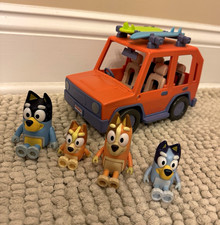 Bluey Family Vehicle Playset w/ Bluey & Bingo Figures, 5-Piece Set picture
