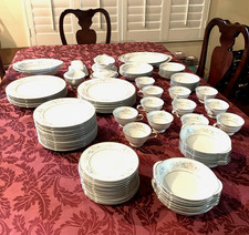 Noritake Romance #6022 China Service For 12/Serving pieces 83 items Gorgeous picture