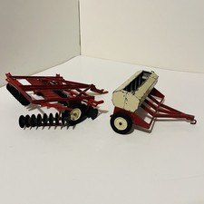 ERTL International Harvester 1/16 Farm Implements Grain Drill Disc Parts Repair picture