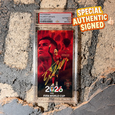 Cristiano Ronaldo Signed 3 Inch Extended Photo With Card Holder Collectible picture