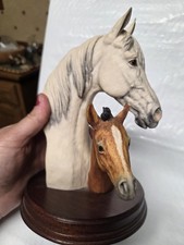 Fred Stone  Arabian Mare With Foal Horse Figurine  1021/2500  Scotland 1984  picture