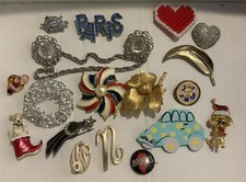 Vintage Lot 19 Pieces Jewelry Brooches Pendants Pins Sweater Clip picture