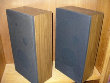 Vintage REALISTIC Minimus-19 Bookshelf Speakers 40-915 Radio Shack Tandy TESTED picture