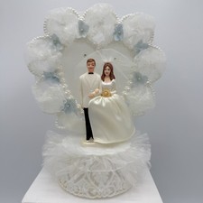 Vintage 1959 Coast Novelty Plastic Wedding Cake Topper Bride & Groom – Nice picture