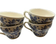 Set Of 4 Churchill England Finlandia Swirl Teacup Saucer Blue White Floral picture