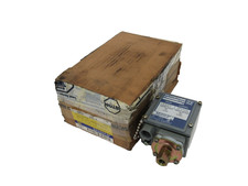 NEW SQUARE D 9012-GAW-4 PRESSURE SWITCH SER.C 9012GAW4 picture