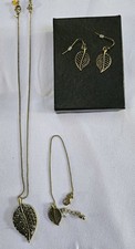 SAQ Avon Antiqued Gold Tone Filigree Leaf Necklace, Bracelet, & Earrings Set New picture