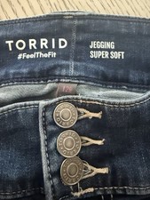 Torrid Women’s Jegging Jeans Super Soft Medium Wash Blue Denim Button 5-Pkt picture