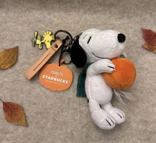 100% AUTHENTIC PEANUTS x Starbucks Snoopy Fall Pumpkin Bag Charm Keychain NEW picture