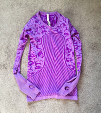 Lululemon Purple Camo Long Sleeve Crew Neck Slim Fit Stretch Top Size 6 picture