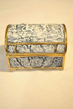Vintage Limited Edition Rare Capodimonte Italiano Gold 3D Cherubim Box picture