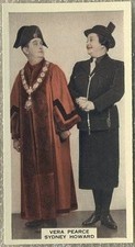 Vera Pearce + Sydney Howard 1939 A & M Wix Film Favourites Tobacco Card #82 picture