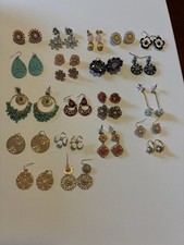 Lot Of 22 Flower Theme Earrings New picture