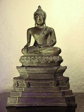 RARE BRONZE FIGURE OF A 'LANNA' BUDDHA SHAKYAMUNI. LANNA KINGDOM. 16/17th C. picture
