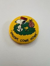 Snoopy Come Home Peanuts vintage 1972 pinback button Large 6” metal W/ paperback picture