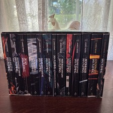 Ian Fleming James Bond  007 Collection 13  Box Set Penguin One book missing picture