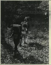 1982 Press Photo Hikers on the Appalachian Trail - noa20048 picture