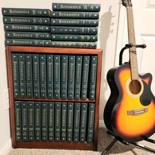 Encyclopedia Britannica 15th Special Stateman's Edition Padded Leather 1986 picture