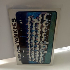 Topps 1973 Topps High Number New York Yankees Team Card #556 Base Set picture