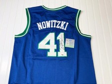 Dirk Nowitzki Signed Jersey #41 picture