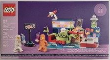 LEGO 40687 Alien Space Diner 👾 | NEW | SEALED | RETIRED | LIMITED EDITION | picture