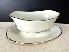 Lenox© BONE CHINA COSMOPOLITAN MAYWOOD Platinum Trim 9