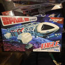 MPC Space:1999 Eagle transporter  1/48 plastic Model Kit picture