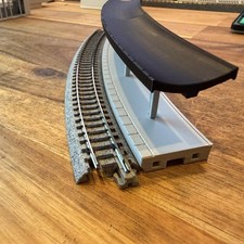 N-scale Kato Unitrack 20-181 SINGLE curved platform station 381mm inner radius picture