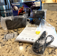 Fujifilm Finepix Real 3D Digital Camera FX-3D W3 Very Rare -New picture