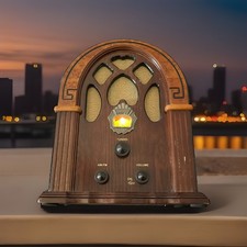 Retro Crosley Cathedral Style AM/FM Radio Style CR31 Wooden Cabinet Works Great picture
