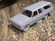 1989 suburban kit(1/24) WINDOWS INCLUDED picture