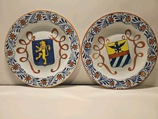 Set of 2 Vintage Italian Majolica Wall Plates Heraldic Lion & Eagle Crests 10