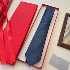 NWT Men's Luxury Ferragamo Silk Tie Executive Business Formal picture