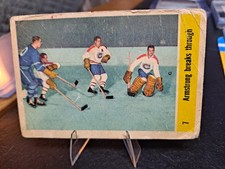 1958 PARKHURST #7 GEORGE ARMSTRONG BREAKS THROUGH TORONTO MAPLE LEAFS picture