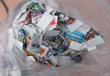 Queen Elizabeth II  - GB - COMMEMRATIVES  STAMP MIXTURE UNSORTED    800g + picture