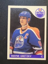 1985-86 O-Pee-Chee Wayne Gretzky #120 Edmonton Oilers NHL Hockey Card HOF picture
