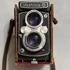 Yashica-D TLR Medium Format Film Camera Yashikor 80mm f3.5 Copal-MXV with Case picture