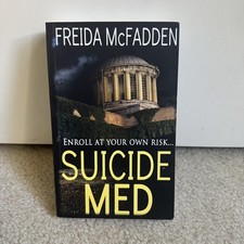 RARE & AUTHENTIC Freida McFadden Suicide Med Trade Paperback Book 2014  picture