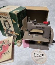 Excellent Little Singer SEWHANDY #20 Vintage 50's   Child's Sewing Machine picture