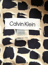 Old Navy Women’s M Black/White Floral V-Neck Sleeveless Tank Top picture