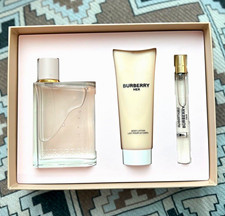 Burberry Her 3-Piece Gift Set Eau de Parfum Spray, Body Lotion, Travel picture