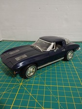 ERTL Chevrolet Corvette Stingray 1963 1:18 scale American Muscle diecast car picture