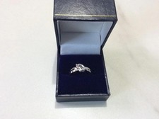 9Ct white gold 2.3g ring size N picture