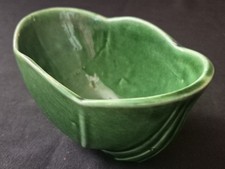 McCoy USA Green Leaf Footed Pottery Bowl 4.5