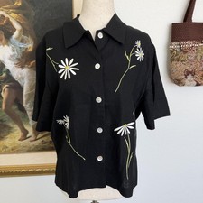 Vintage Embroidered Daisy Linen Short Sleeve Button Up picture
