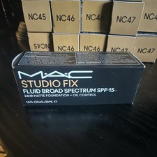 M·A·C Studio Fix Fluid Matte SPF 15 Oil-Free Liquid Foundation NC45 1 fl oz picture
